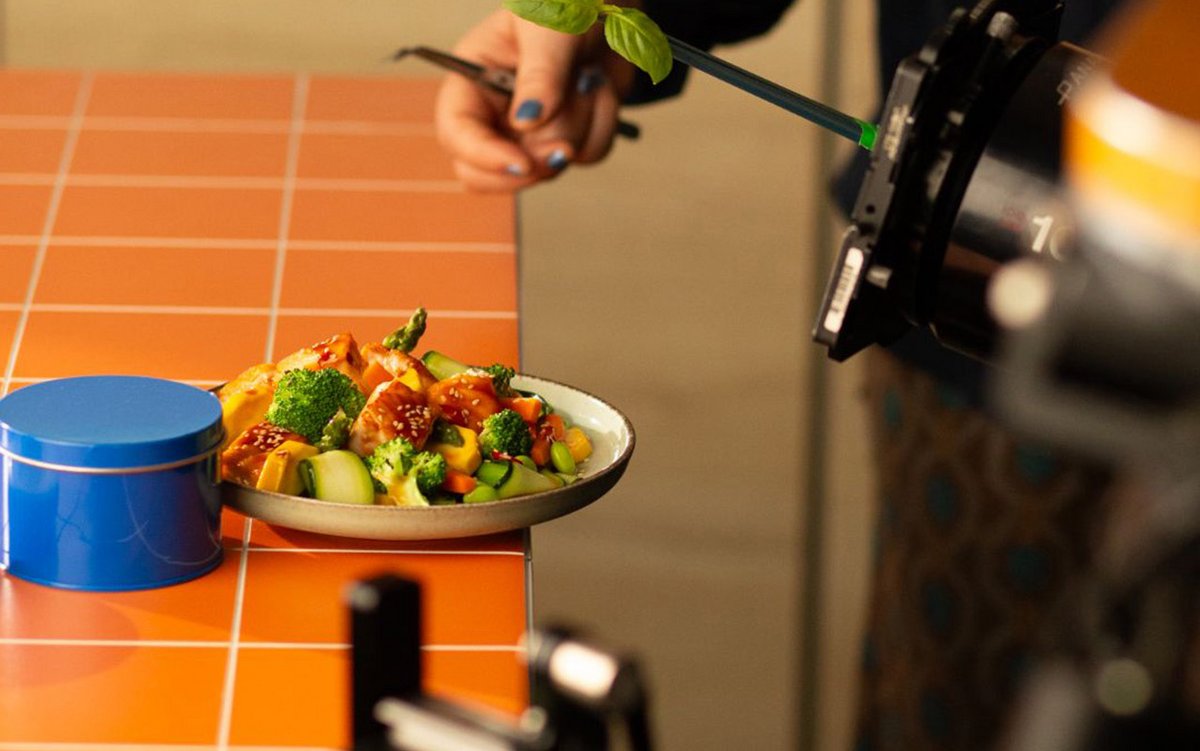 Weitere Behind the Scenes Bilder aus dem Deli Departement