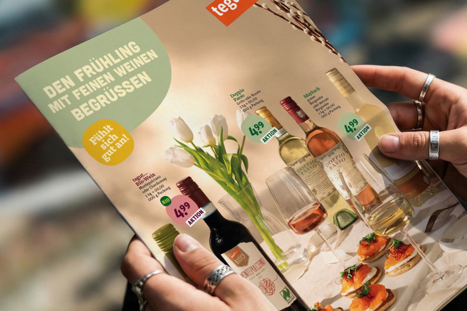 Zeigen verschiedene Anwendungen unserer Kampagne: Den Spezialkatalog Weihnachten, Kommunikation im Laden sowie das Bonus-Programm tebonus.