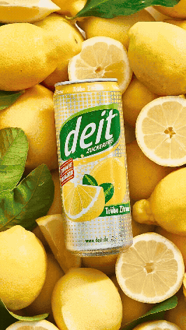 Deit Dosen und Flaschen in modernen Kontexten, unterwegs beim Radfahren, als Basis für Cocktails etc. Instagram-Optik.